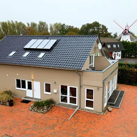 Haus Zwischen Den Wehlen Bei Buesum, 16 Personen * Westerdeichstrich
