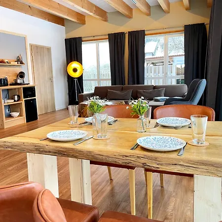 Haus Zwischen Den Wehlen Bei Buesum, 16 Personen